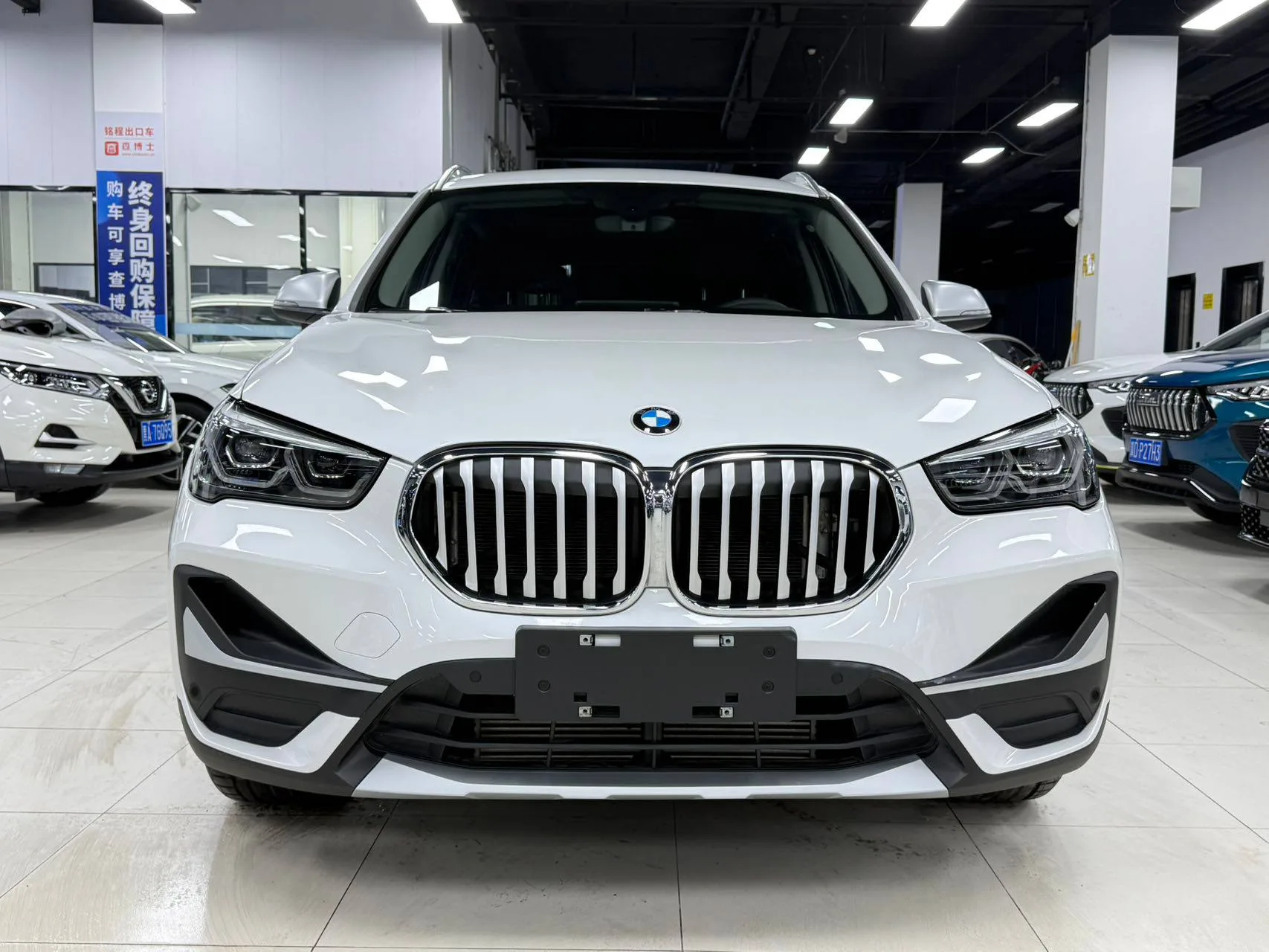 BMW X1 sDrive20Li Premium — фото 1