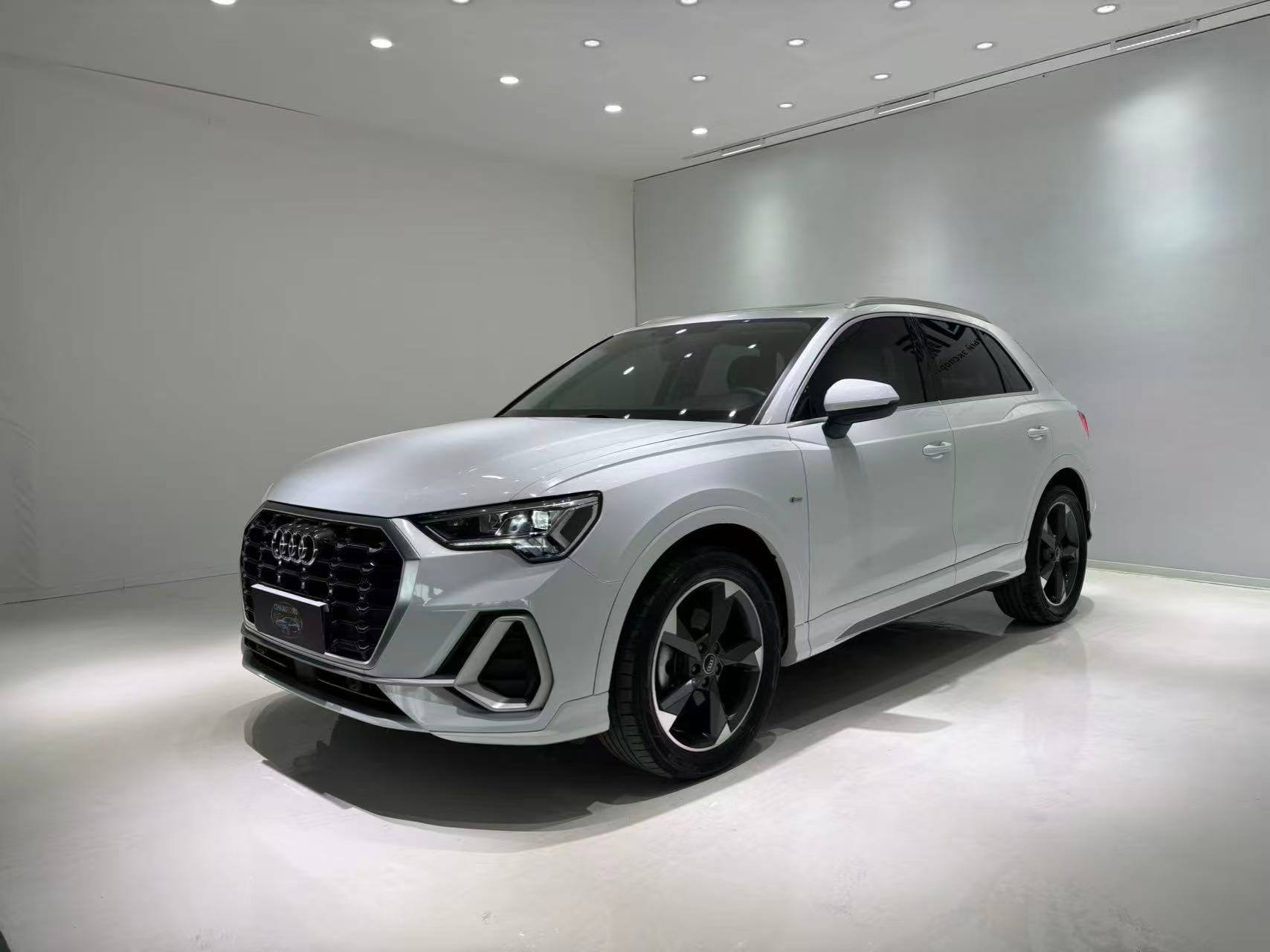 Audi Q3 35 TFSI 1.4T Sport Style — фото 1