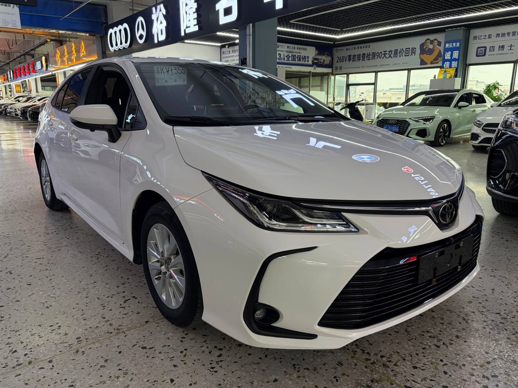 Toyota Corolla 1.5L CVT Elite — фото 3