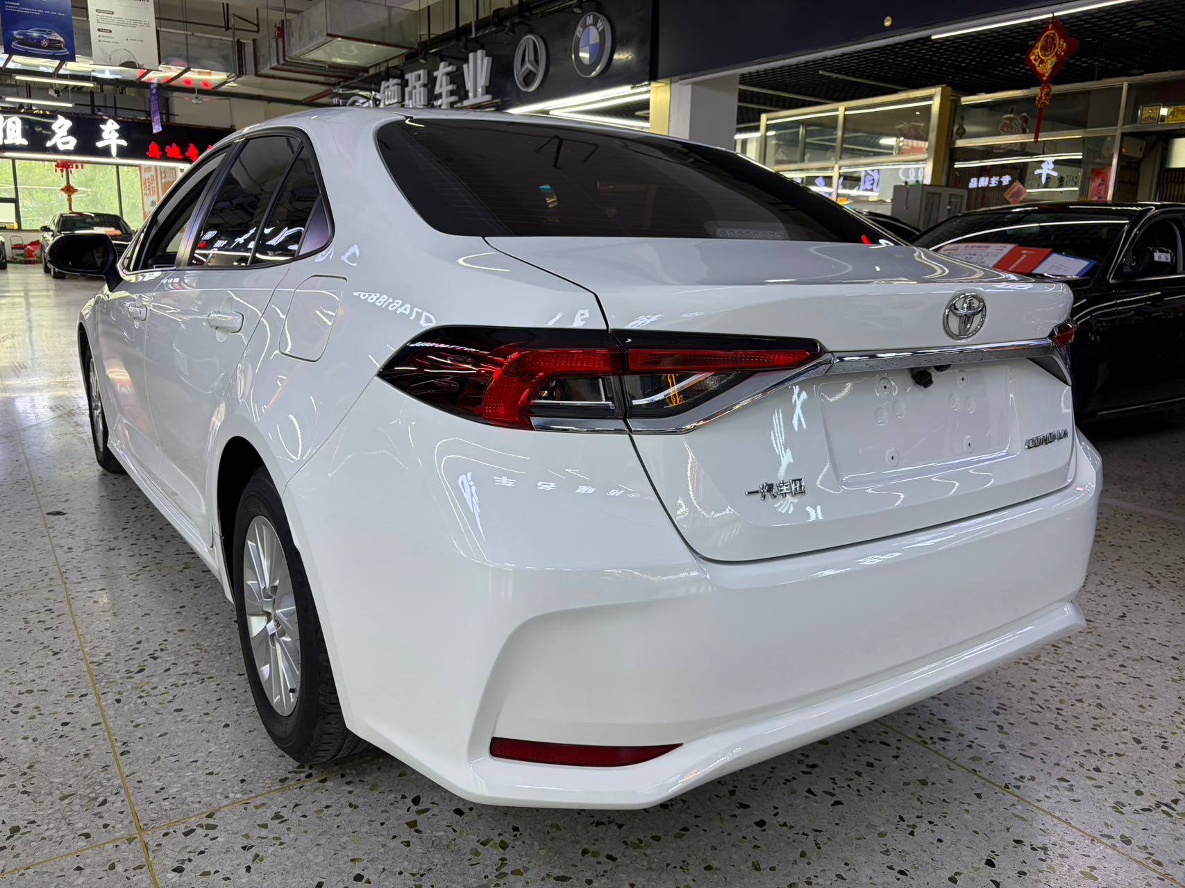 Toyota Corolla 1.5L CVT Elite — фото 4