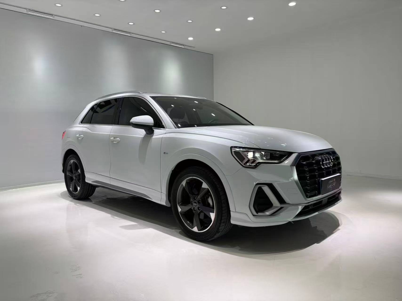 Audi Q3 35 TFSI 1.4T Sport Style — фото 3