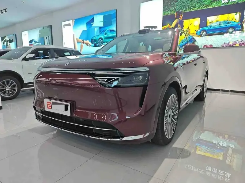 AITO M8 Ultra EREV 53,4 кВт·ч, 5 мест